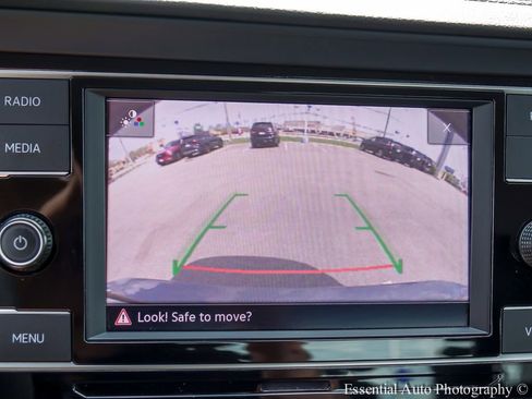 Used 2024 Volkswagen Jetta SE FWD image 14