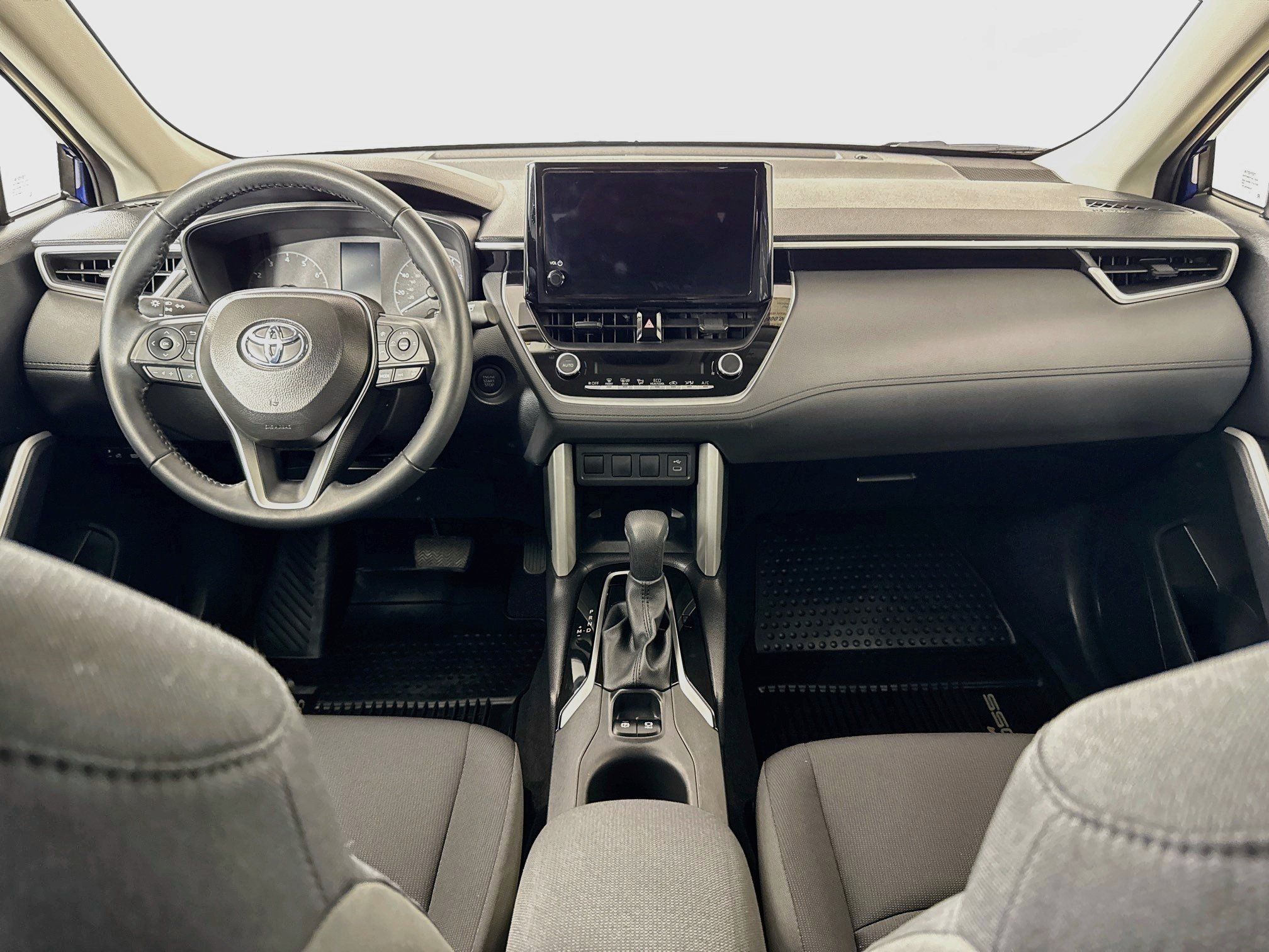 Certified 2024 Toyota Corolla Cross LE AWD/4WD image 3