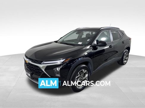 Used 2025 Chevrolet Trax LT w/ LT Convenience Package image 1