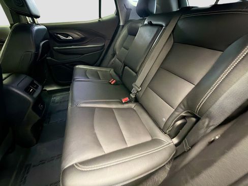 Used 2024 GMC Terrain SLT image 13
