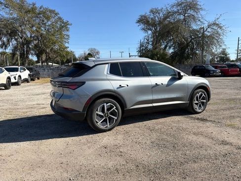 New 2026 Chevrolet Equinox EV LT image 16
