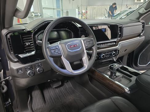 Used 2025 GMC Sierra 1500 Elevation w/ Elevation Premium Package AWD/4WD image 16