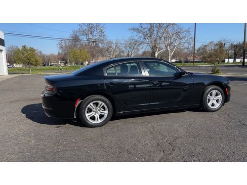 Used 2022 Dodge Charger SXT image 3