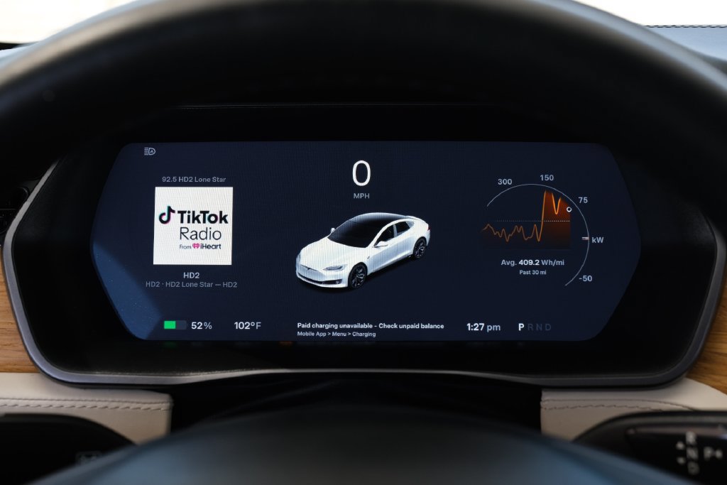 Used 2020 Tesla Model S Long Range Plus AWD/4WD image 16