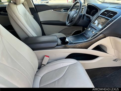 Used 2017 Lincoln MKX Reserve image 12