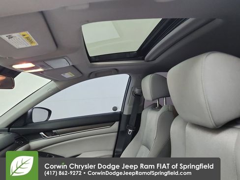 Used 2018 Honda Accord EX image 30