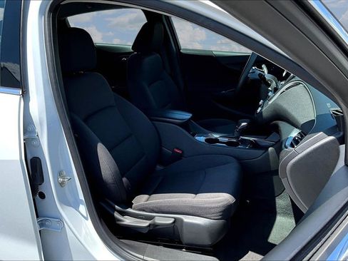 Used 2024 Chevrolet Malibu LT FWD image 30