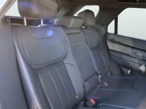 Used 2023 Land Rover Range Rover Sport SE Dynamic image 13