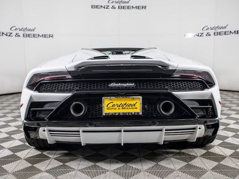 Used 2020 Lamborghini Huracan EVO image 13