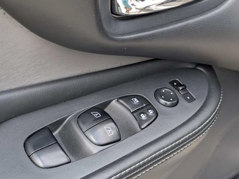 Used 2022 Nissan Murano SV w/ SV Midnight Edition Package FWD image 14