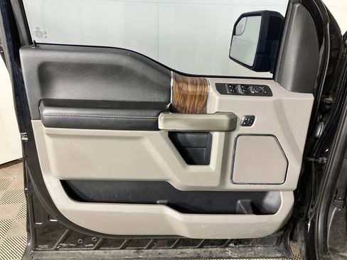 Certified 2018 Ford F150 Lariat image 26