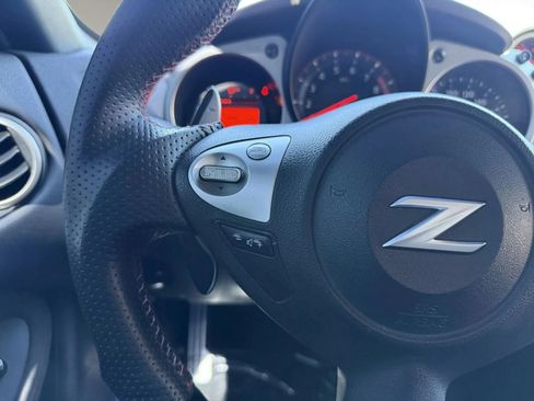 Used 2014 Nissan 370Z Coupe RWD image 21