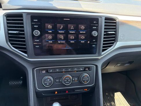 Used 2021 Volkswagen Atlas SE FWD image 2