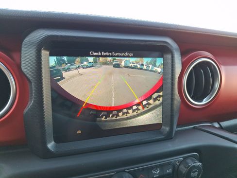 Used 2018 Jeep Wrangler Unlimited Rubicon image 16