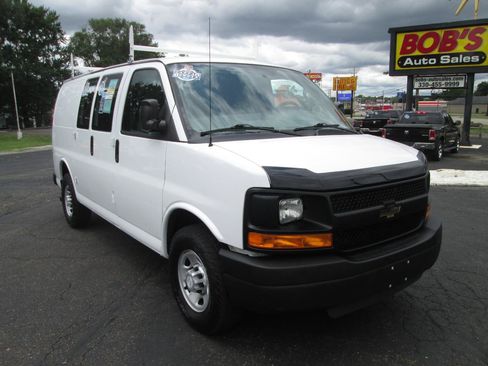 Used 2016 Chevrolet Express 2500 RWD image 9