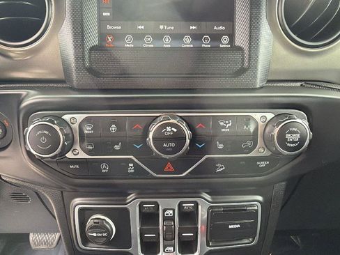 Used 2018 Jeep Wrangler Unlimited Sport S image 22