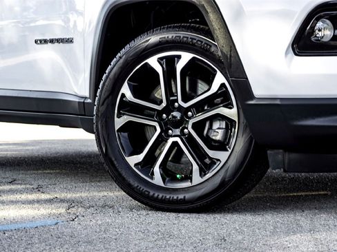 Used 2023 Jeep Compass Limited image 2