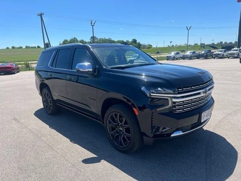 Used 2021 Chevrolet Tahoe Premier w/ Premium Package AWD/4WD image 4