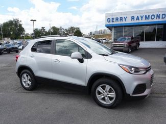 Used 2022 Chevrolet Trax LT w/ LT Convenience Package image 1