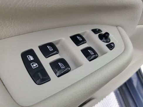 Used 2022 Volvo XC90 T5 Momentum w/ Climate Package FWD image 23