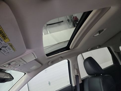 Used 2016 Honda CR-V Touring image 24
