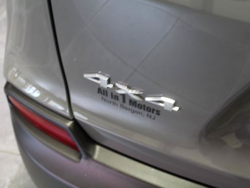 Used 2021 Jeep Cherokee Limited w/ Elite Package AWD/4WD image 34