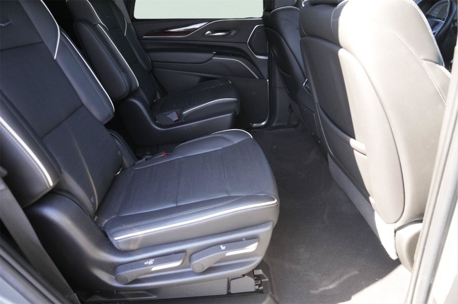 Used 2022 Cadillac Escalade Premium Luxury w/ Performance Package RWD image 18