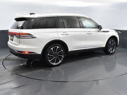 New 2026 Lincoln Aviator Reserve w/ Luxury Package image 4