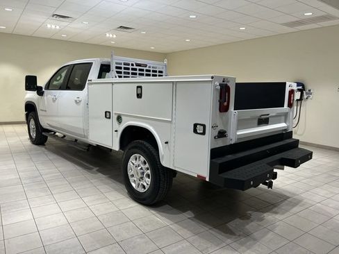 Used 2025 Chevrolet Silverado 3500 LT w/ Safety Package AWD/4WD image 3