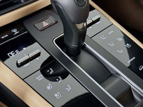 New 2026 Porsche Macan AWD/4WD image 22