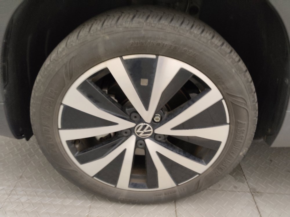 Used 2023 Volkswagen Taos SE w/ Panoramic Sunroof Package FWD image 31