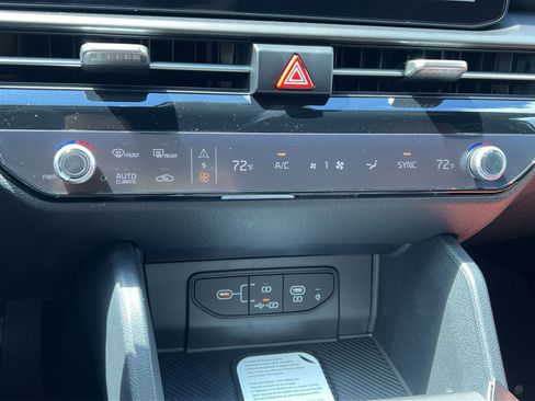 New 2026 Kia Sportage SX FWD image 33