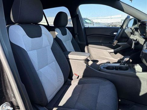 Used 2024 Chevrolet Trax RS w/ Driver Confidence Package image 46