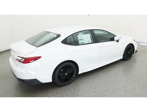 New 2026 Toyota Camry SE FWD image 9