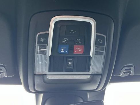 Used 2023 RAM 1500 Laramie AWD/4WD image 40