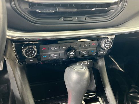 Used 2022 Jeep Compass High Altitude AWD/4WD image 17