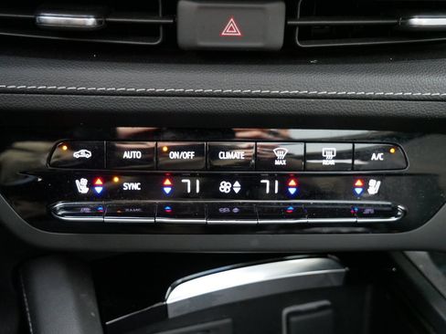 Used 2023 Buick Envision Avenir AWD/4WD image 20