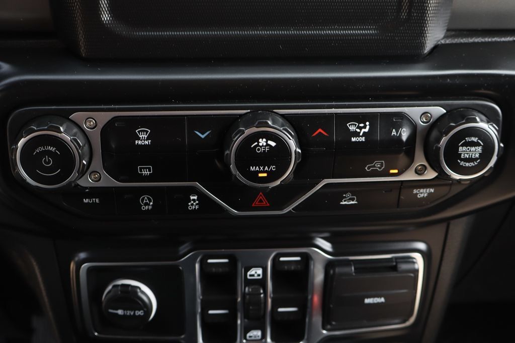 Used 2023 Jeep Wrangler Unlimited Sport AWD/4WD image 39