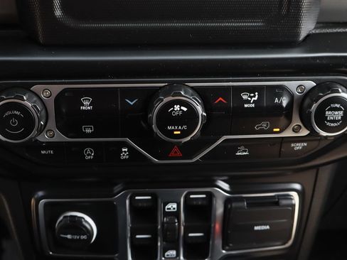 Used 2023 Jeep Wrangler Unlimited Sport AWD/4WD image 39