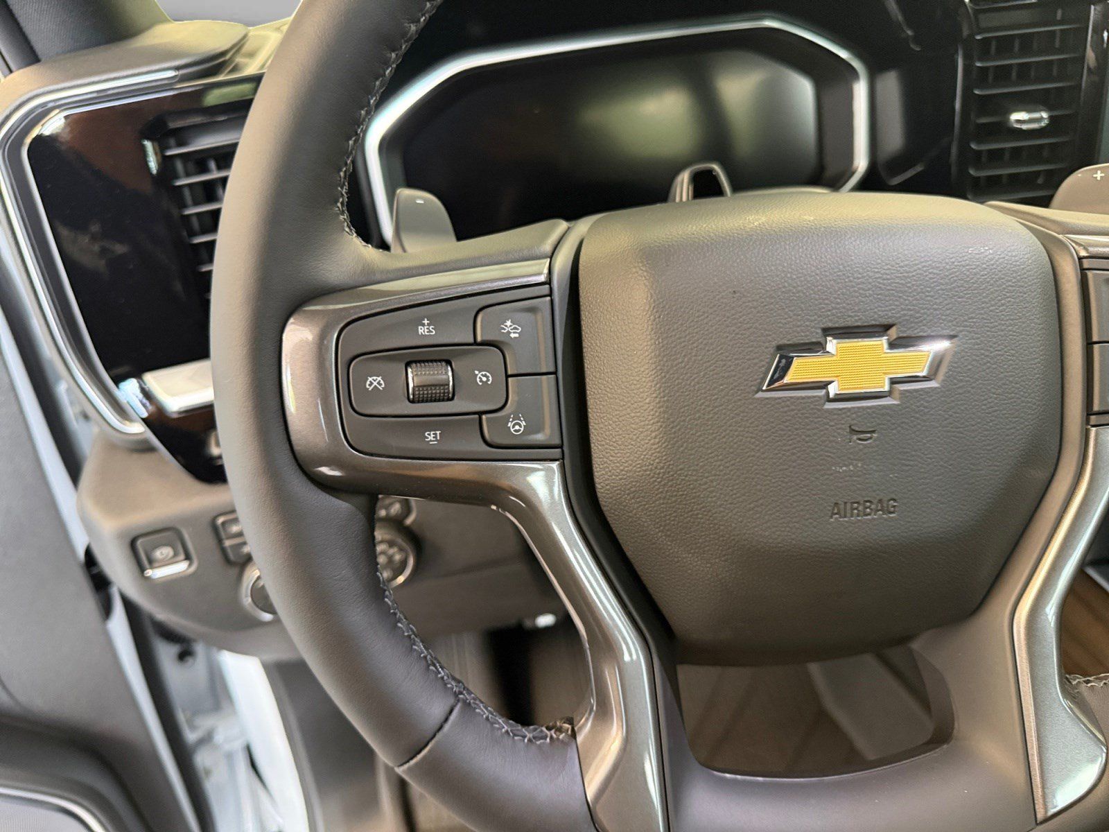 New 2026 Chevrolet Silverado 1500 High Country w/ Technology Package AWD/4WD image 24