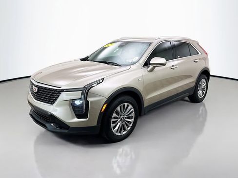 Used 2024 Cadillac XT4 Premium Luxury w/ Technology Package image 4
