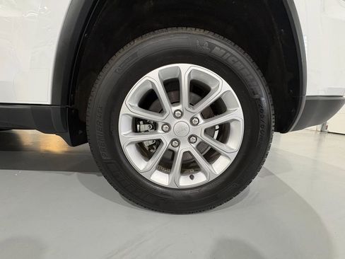 Used 2022 Jeep Grand Cherokee Laredo E w/ Security & Convenience Group AWD/4WD image 53