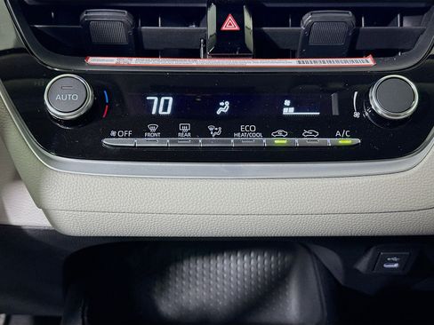 Used 2025 Toyota Corolla LE image 22