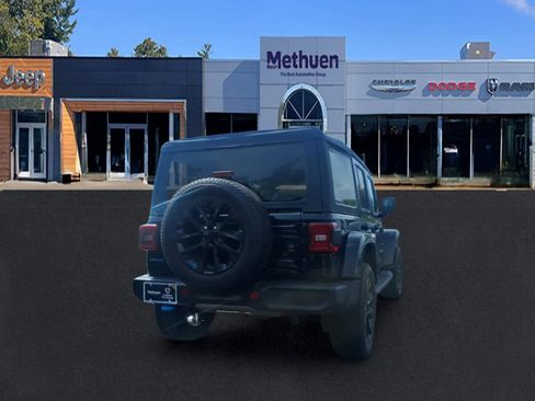 Used 2023 Jeep Wrangler Unlimited Sahara w/ Cold Weather Group AWD/4WD image 5