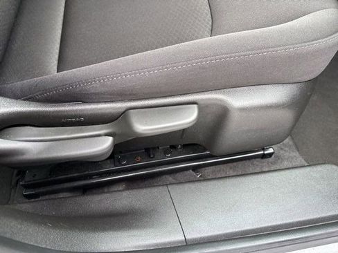 Used 2024 Chevrolet Malibu LT image 40