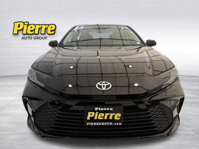 Used 2025 Toyota Camry LE FWD image 6