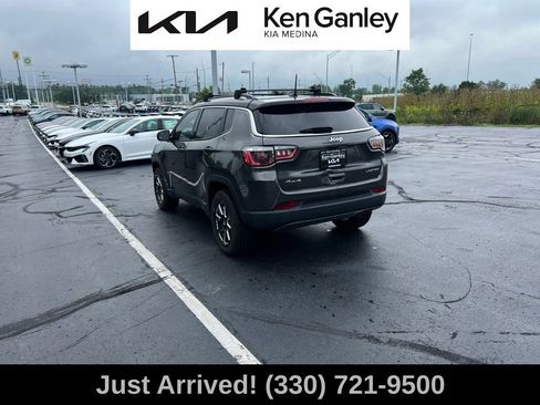 Used 2018 Jeep Compass Limited w/ Navigation Group AWD/4WD image 7