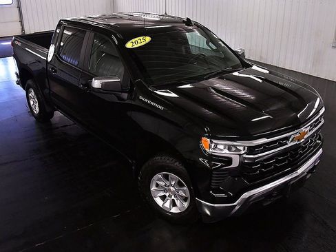 Used 2025 Chevrolet Silverado 1500 LT image 13