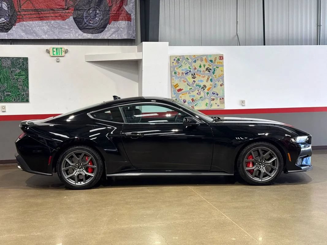 Used 2024 Ford Mustang Coupe w/ 2.3L High Performance Package RWD image 3