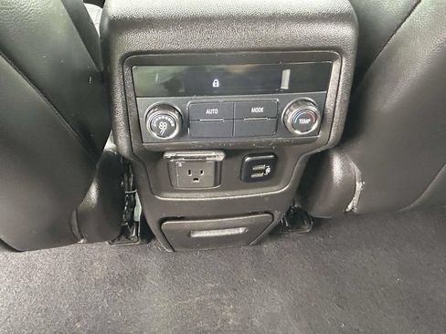 Used 2018 GMC Acadia SLT FWD image 15
